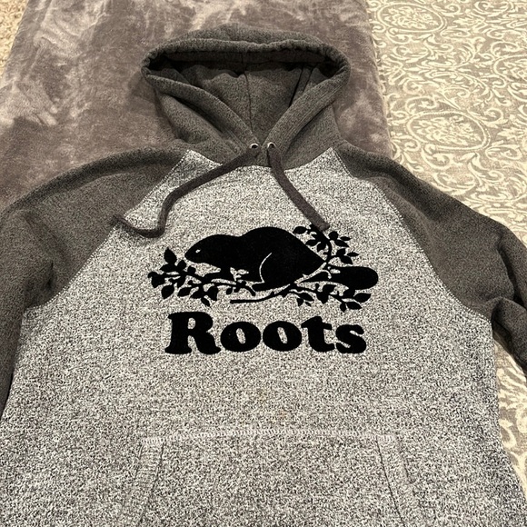 Roots Sweatshirt, size XS - Picture 1 of 5